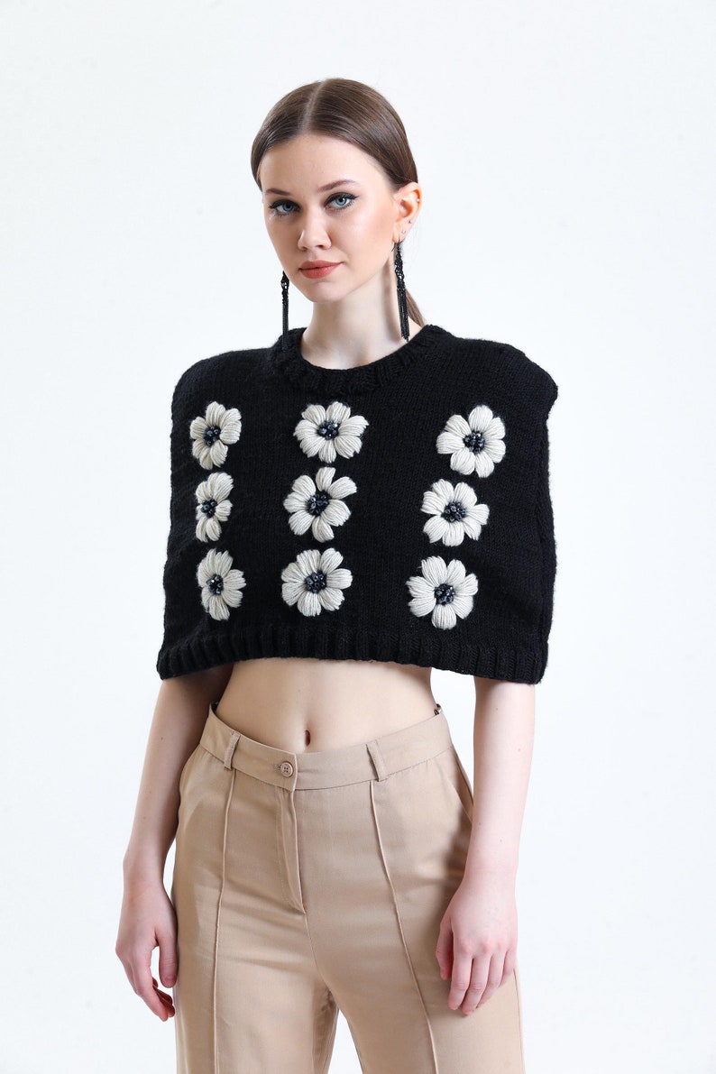 Suéter de poncho de bordado de punto a mano de lana, suéter de tops, encogimiento de hombros de mujer de punto, suéter de capas de bordado de ganchillo floral imagen 3