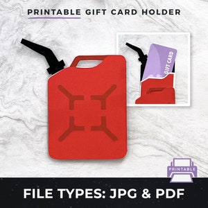Op de afbeelding: Printbare cadeaukaart houder in de vorm van een rode benzinekan met een zwarte tuit. De houder heeft een gleuf voor een cadeaukaart en de tekst "Gift Card" is op de kaart gedrukt. De tekst "Printable Gift Card Holder" staat bovenaan de afbeelding en de tekst "FILE TYPES: JPG & PDF" staat onderaan de afbeelding.