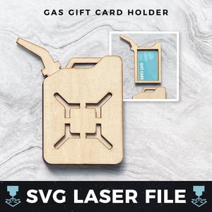 Può includere: Un porta carte regalo in legno a forma di tanica di benzina. Il porta carte ha una fessura per una carta regalo e le parole "Gift Card" sono stampate sulla fessura. Il porta carte è un file SVG tagliato al laser.