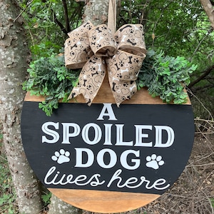 Front door decor |Front Door Dog Hanger | Front Door Dog sign | Pet | porch door sign | Funny door sign | Dog wreath | Dog Welcome Sign
