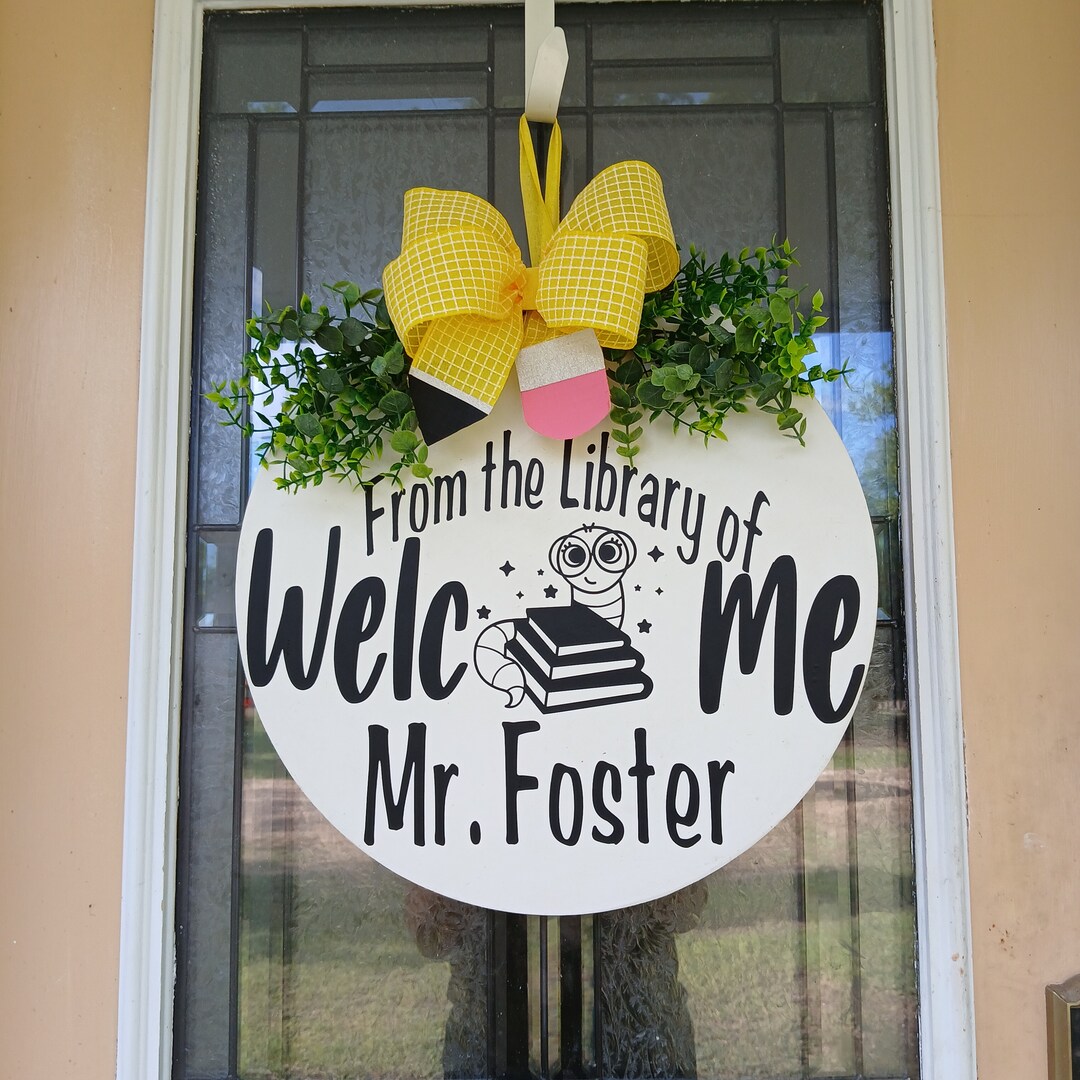 Library Welcome Door Sign, Classroom Decor, Teacher Hanger Round - Etsy