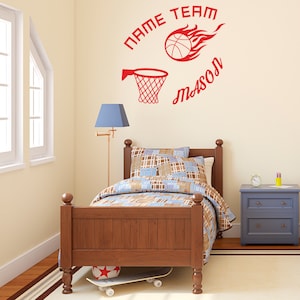 Pegatinas de baloncesto personalizadas con pelota llameante junto a la canasta y nombre personal - Decoración de pared con nombre personalizado para habitación de adolescentes - Baloncesto