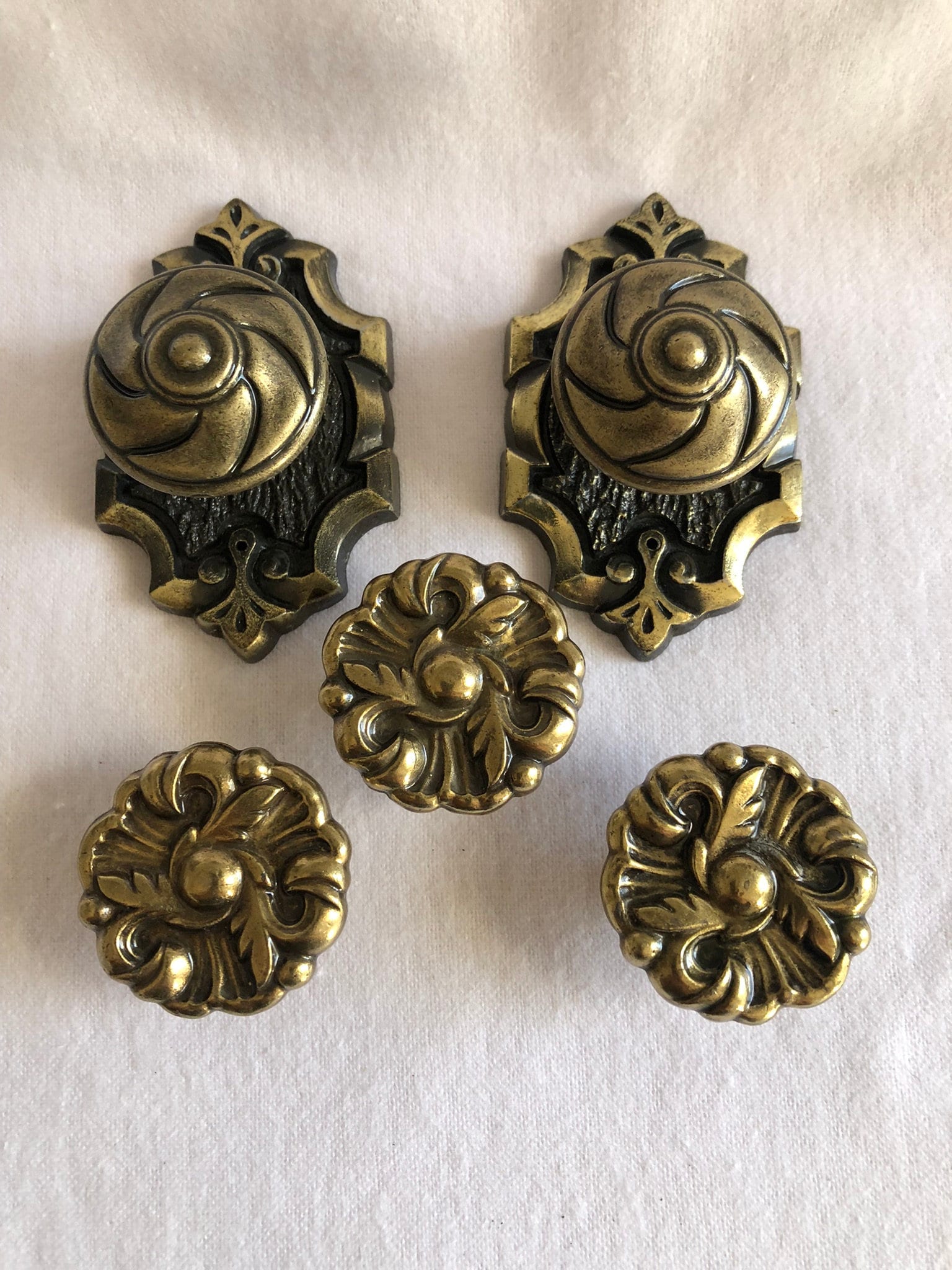 Vintage Cabinet Hardware Ajax Cabinet Knobs Backplates Amerock Knobs ...