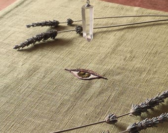 Wahrsagetuch aus besticktem Leinen mit allsehendem Auge. Tarot- oder Pendelmatte.