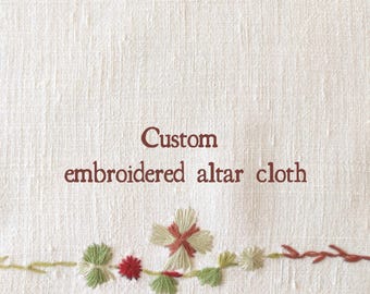 Personalisiertes Altartuch oder Tarot-Tuch: Personalisiertes besticktes Leinentuch