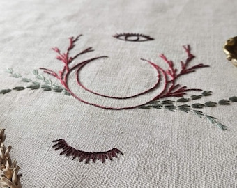 Leinen Altartuch. Bestickte Tarot Matte.