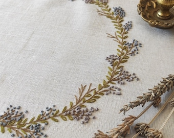Besticktes Altartuch aus Leinen