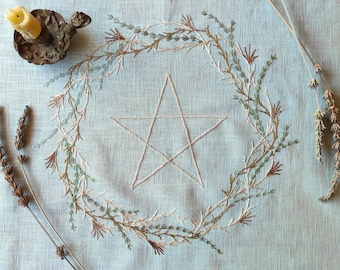 Wiccan linen Tarot cloth. White magic tarot mat. Pagan wedding cloth. Embroidered tarot altar cloth. Pentacle altar decor. Altartuch.