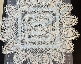 Doily: Extra Large / White