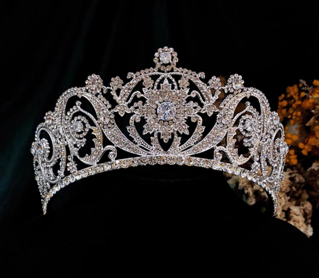 Clearance 50% off Handmade Beautiful Bridal Party Queen Tiara Ellie ...