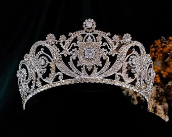 Clearance - 50% off Handmade Beautiful Bridal Party Queen Tiara Crown Ellie Design with Simulated Diamonds,Rhinestones, 3A Cubic Zirconias