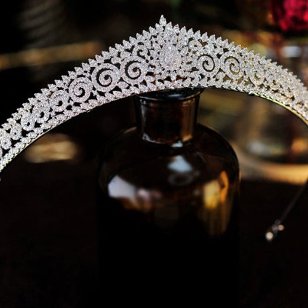 Handmade Beautiful Special Bridal Party Tiara Crown Hairband Ellie Design with Nature Zircon, White Gold Plated