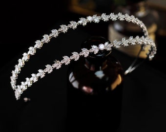 Handgemaakte mooie bruidsfeest tiara haarband kroon Ellie ontwerp eenvoudig elegante haarbandstijl met gesimuleerde diamanten kristallen strasssteentjes