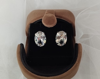 Handmade A Pair of Beautiful Earrings Ellie Design with Simulated Diamonds, Crystal, Rhinestones in A Pretty Gift Box