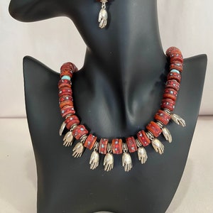 African &quot;Hands Down Necklace & Earrings&quot;