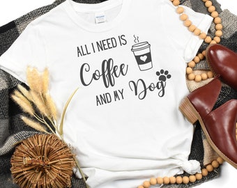Koffie en hond T-shirt | Funny Dog Mom-T-shirt