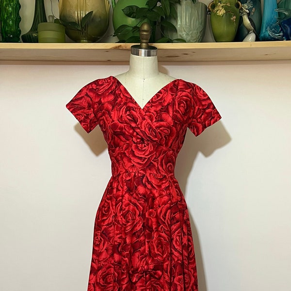 Vintage 1950s graphic red rose printed cotton dress