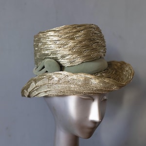 1960s Velvet Hat - Etsy display picture 1