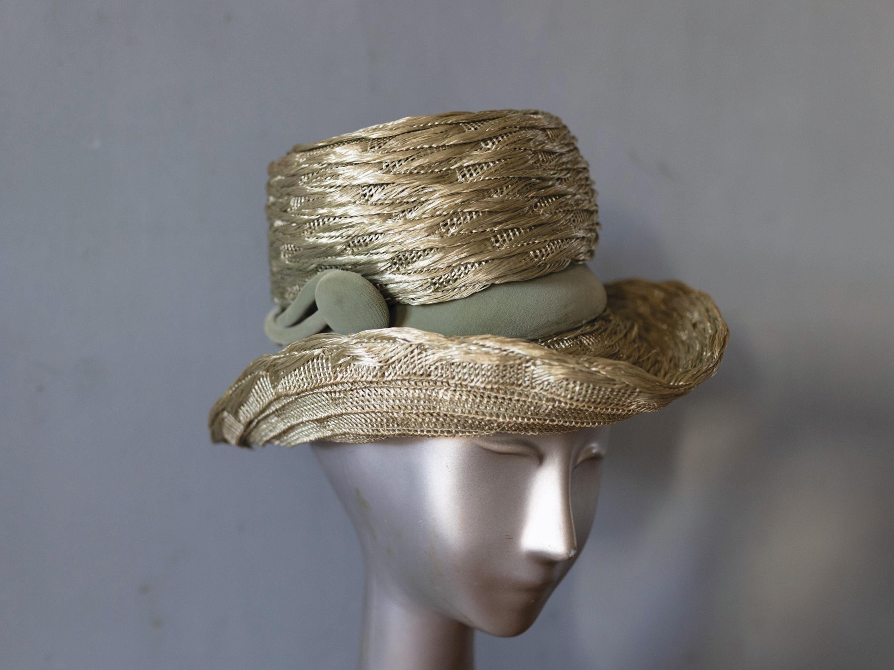 Green Velvet Pillbox Hat - Etsy display picture 1