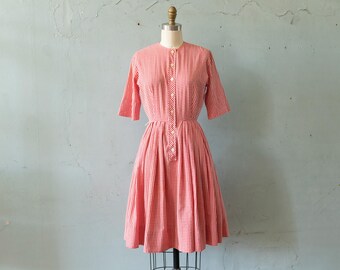 Vintage 50er Jahre Vichykaro Kleid aus rot-weiß karierter Baumwolle mit Knöpfen
