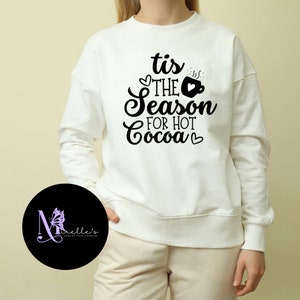 Esta es la temporada para el cacao caliente SVG, pero primero el cacao caliente PNG, diseño de Navidad PNG, chocolate caliente png, cortar archivo cricut, descarga instantánea