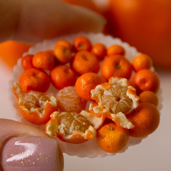 Mandarines miniatures à l'échelle 1/6, échelle 1/12, Mandarines pelées, Mini fruits pour une maison de poupée, Fruits réalistes en argile polymère