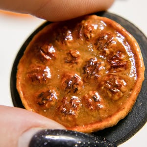 Miniature realistic pumpkin pecan pie, 1 6 scale, 1 12 scale, Dollhouse miniature, Fake food