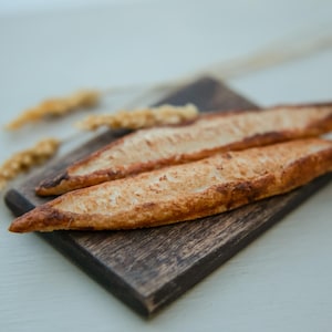 1/12 Miniature baguette, Classic french bread, Dollhouse miniatures, Food for dolls, Miniature bakery, Dolls food, Realistic baking