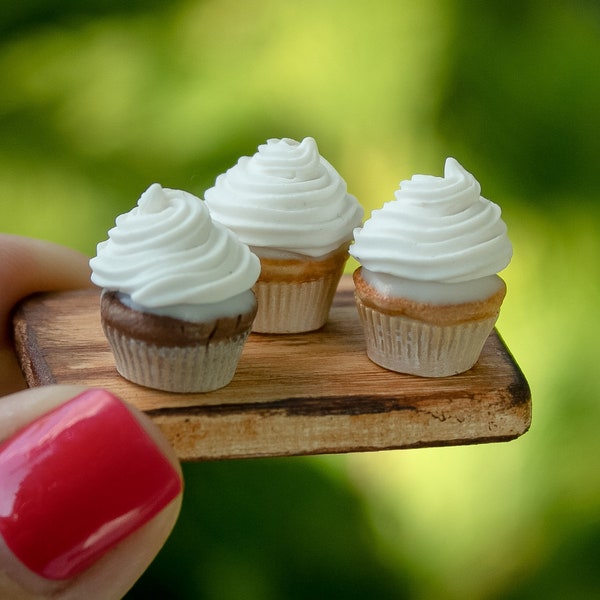 Cupcake à la crème miniature, miniature de maison de poupée, boulangerie française, nourriture pour poupées, faux aliments Blythe, cuisine de maison de poupée, nourriture Barbie