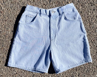 Vtg 1990s Lee Denim Light Blue Jean Shorts Women's Size (12 Pet)  / Made In USA / Streetwear / Beachwear / High Rise / Mom Shorts