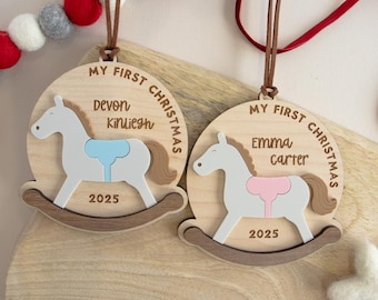 Adorno personalizado de caballito balancín "Mi primera Navidad" - Recuerdo navideño personalizado para el primer bebé