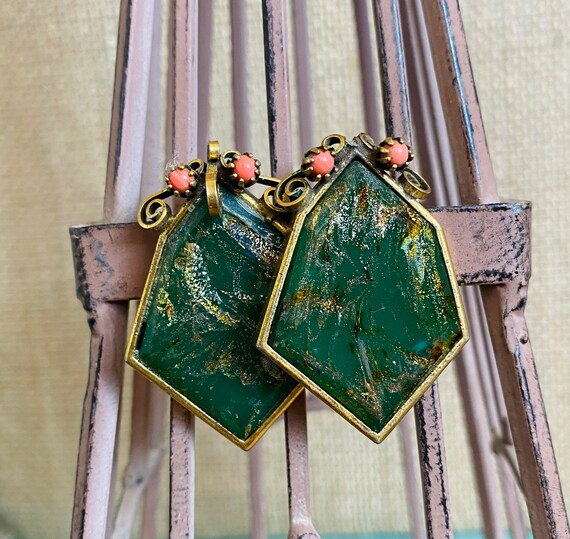 Vintage Emerald Green and Gold Earrings | Marble … - image 3