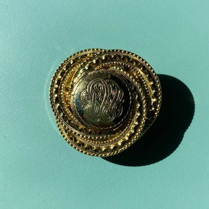Vintage Round Gold Tone Etched Scarf Holder Brooch Pin