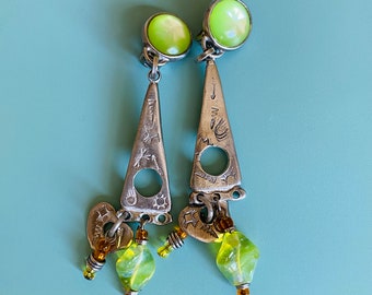Vintage Southwestern clipoorbellen: limoengroene edelsteen hangoorbellen