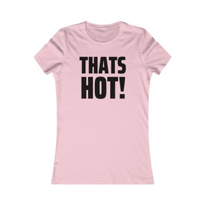 Paris Hilton Thats Hot Tee, Linda camiseta Y2K, camisa Y2K de moda, camiseta con eslogan Y2K, gráfico Y2k, camiseta para bebés Y2K, camiseta estética 2000, estética Y2K imagen 5