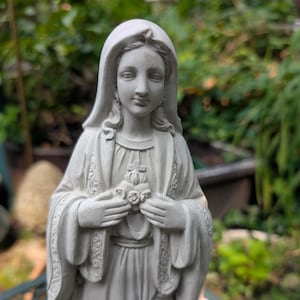 Mary Garden Statue, &quot;Concrete Sacred Heart of Marie&quot; Statue, Garden Statue, Decorative Christian Garden Decor 11.5&quot;