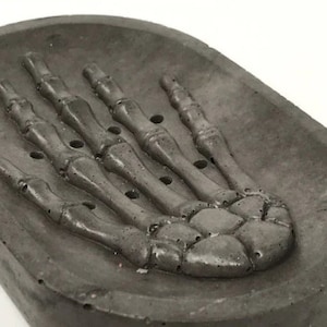 Concrete Oval Skeleton Hand soap dish, cement soap tray, minimalist modern bathroom, unique soap dish, Self Draining, Soap Dish
