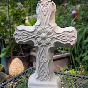 Garden Concrete Handmade Cross Indoor / Outdoor Statue, Decorative Cross, Cross Decoration, Cement Cross