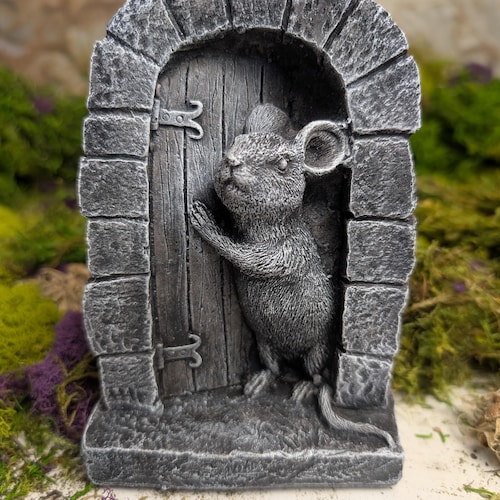 Mouse Garden Door Statue - Concrete Antiqued Stone Finish Statue