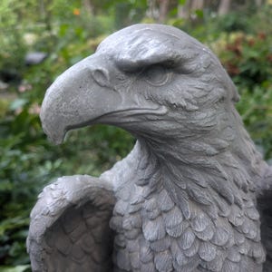 Regal 24&quot; Concrete American Bald Eagle Statue. Outdoor Garden Bald Eagle Decor, Outdoor Concrete Statue (Painted)