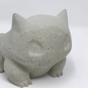 Jardinera Bulbasaur mediana de hormigón / Decoración de oficina / Decoración del hogar / Jardinera moderna con suculentas