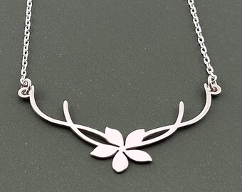 Double Branch Flower Necklace: Elegant Floral Design