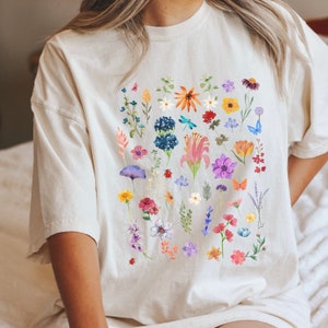 Vintage Watercolor Flower Shirt, Trendy Shirt Design, Comfort Colors Shirt, Floral Shirt, Girls Gift Idea, Cute Flower Shirt, Oversized Tee