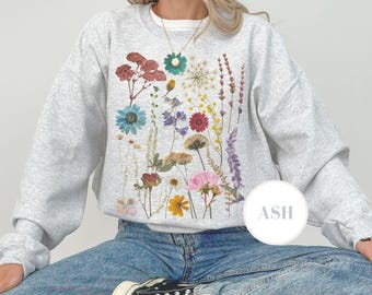Wildflower Sweatshirt, Pink Pressed Flower Sweatshirt, Vintage Cottage Core Sweatshirt, Cute Floral Crew Neck Sweatshirt, Coquette Aesthetic