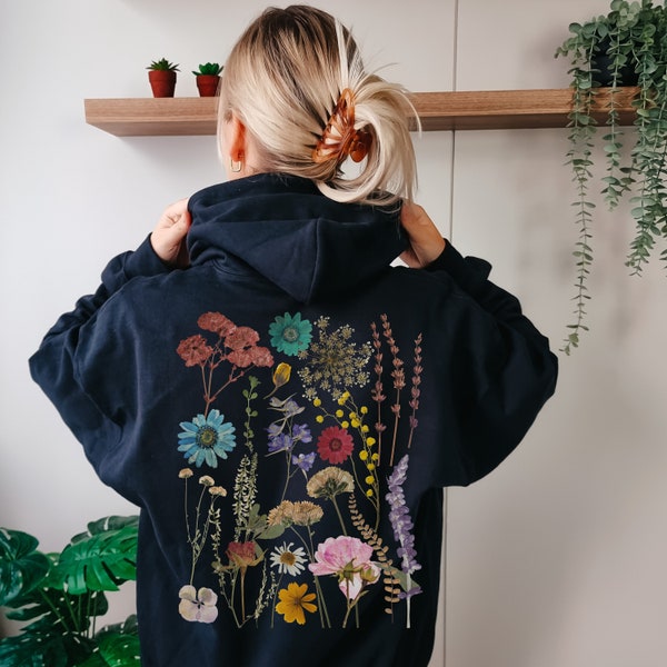 Wildflower Pressed Flower Graphic Hooded Sweatshirt, Cottagecore Garden Pullover Hoodie
