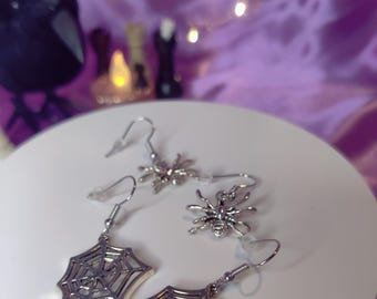 Spooky Spider Dangle Earrings: Halloween Goth Jewelry