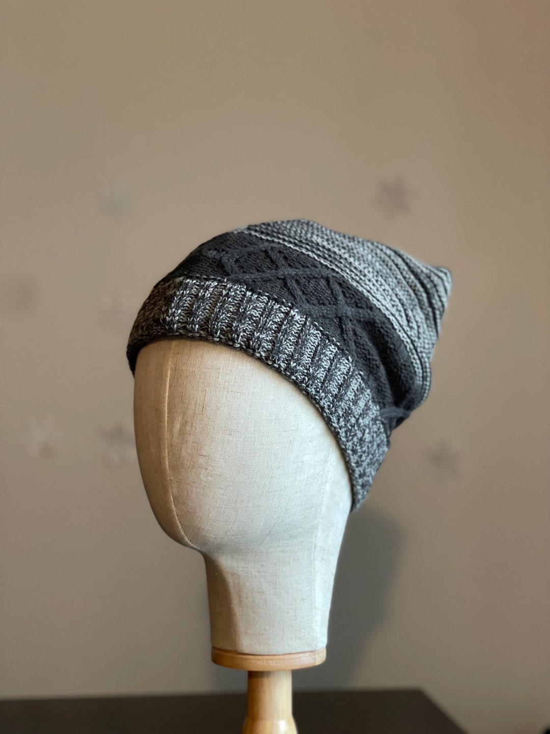Oversized Slouchy Cable Knit Beanie: Women display picture 3