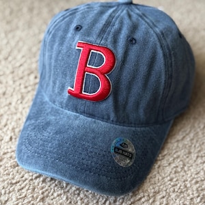 Broderad basebollkeps med bokstaven B: Personlig bomullskeps med initialer