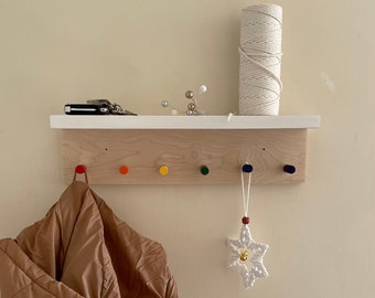 Mensola in rovere con pioli: attaccapanni moderno, decorazione per l'ingresso