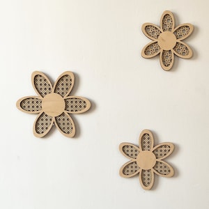Charming Rattan flowers -Set of 3 Daisy Rattan - Wooden Wall Decor -  Girls Bedroom - Flower Nursery - Housewarming Baby Gift